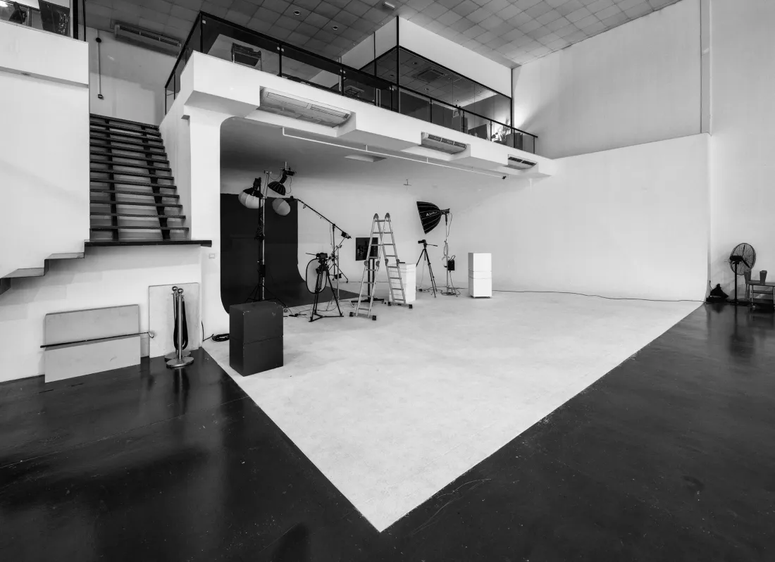4-Studio